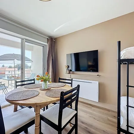 Port Saint-jacques-3 By Interhome